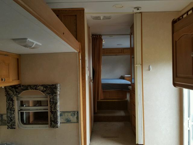 4X4FFLD2X4D803395 - 2004 OTHE MOTORHOME WHITE photo 5