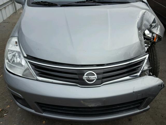 3N1BC1CP3CK811757 - 2012 NISSAN VERSA S GRAY photo 7