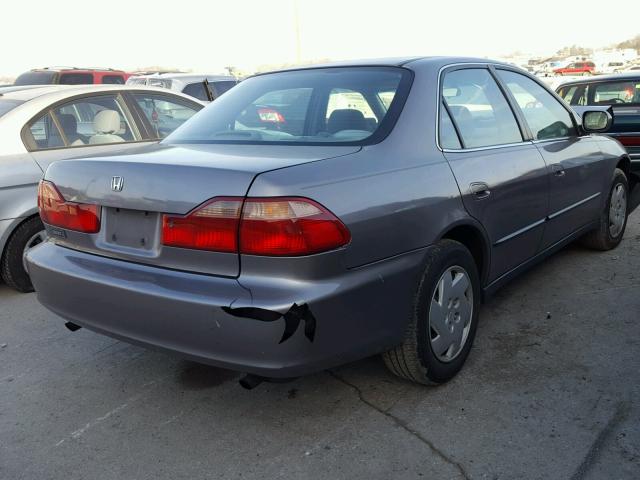 1HGCG1648YA081362 - 2000 HONDA ACCORD LX SILVER photo 4