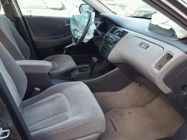 1HGCG1648YA081362 - 2000 HONDA ACCORD LX SILVER photo 5