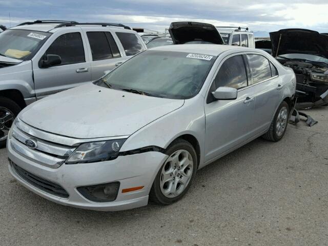 3FAHP0HA0AR105902 - 2010 FORD FUSION SE SILVER photo 2