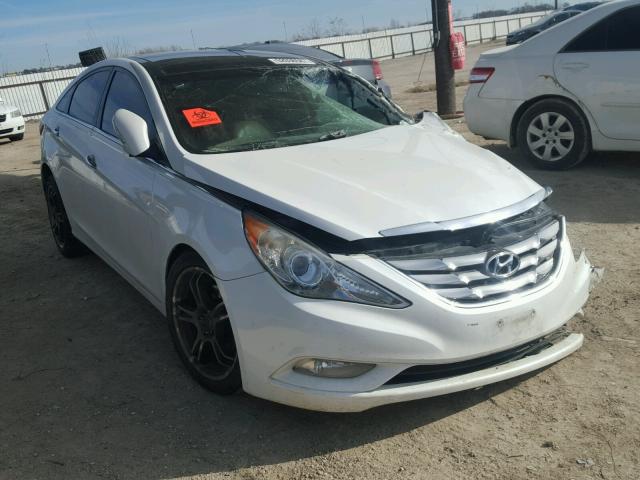 5NPEC4AB0CH403469 - 2012 HYUNDAI SONATA SE WHITE photo 1