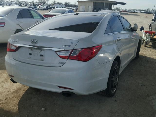 5NPEC4AB0CH403469 - 2012 HYUNDAI SONATA SE WHITE photo 4