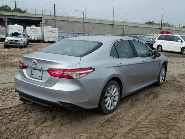 4T1B11HKXJU013247 - 2018 TOYOTA CAMRY L SILVER photo 4