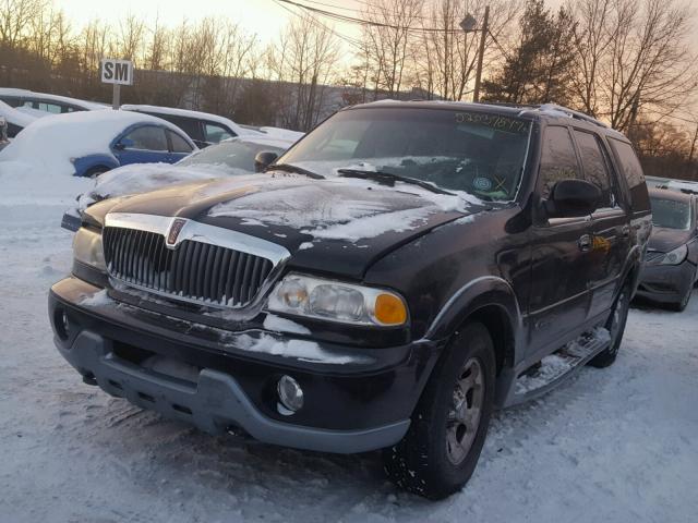 5LMFU28A3YLJ23835 - 2000 LINCOLN NAVIGATOR BLACK photo 2