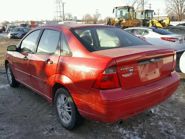 1FAFP34N27W254304 - 2007 FORD FOCUS ZX4 RED photo 3