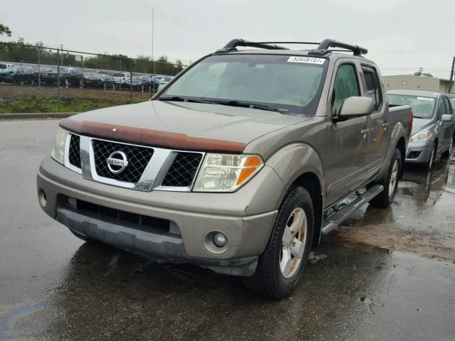 1N6AD07U76C410476 - 2006 NISSAN FRONTIER C GRAY photo 2