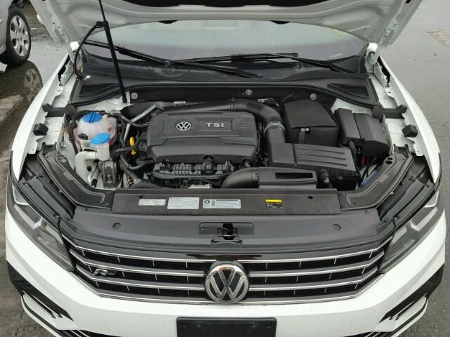 1VWDT7A30HC039933 - 2017 VOLKSWAGEN PASSAT R-L WHITE photo 7