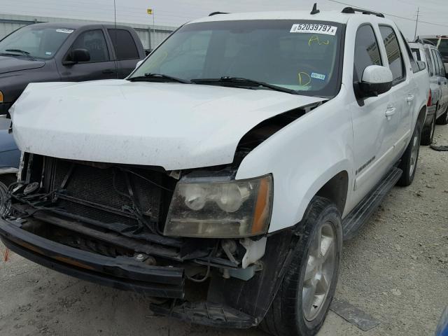 3GNEC12047G144583 - 2007 CHEVROLET AVALANCHE WHITE photo 2