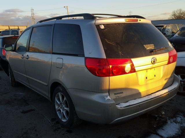 5TDZK22C67S096888 - 2007 TOYOTA SIENNA XLE SILVER photo 3