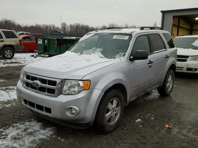 1FMCU9DG1BKC36012 - 2011 FORD ESCAPE XLT SILVER photo 2