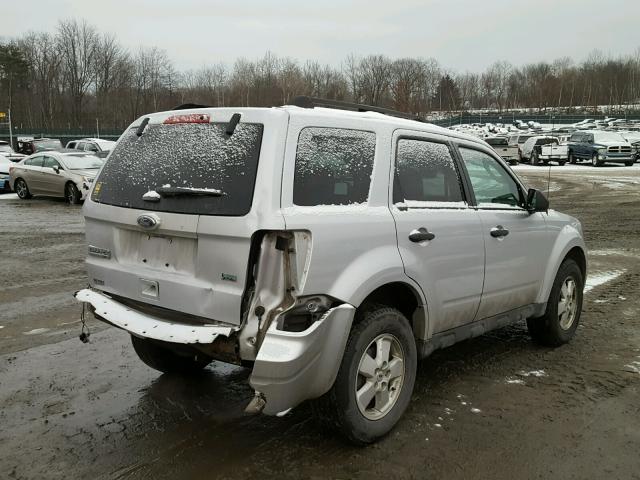 1FMCU9DG1BKC36012 - 2011 FORD ESCAPE XLT SILVER photo 4