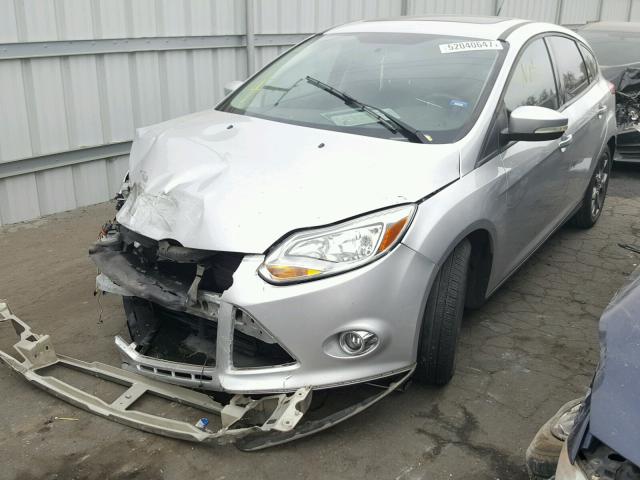 1FADP3K24DL236920 - 2013 FORD FOCUS SE SILVER photo 2