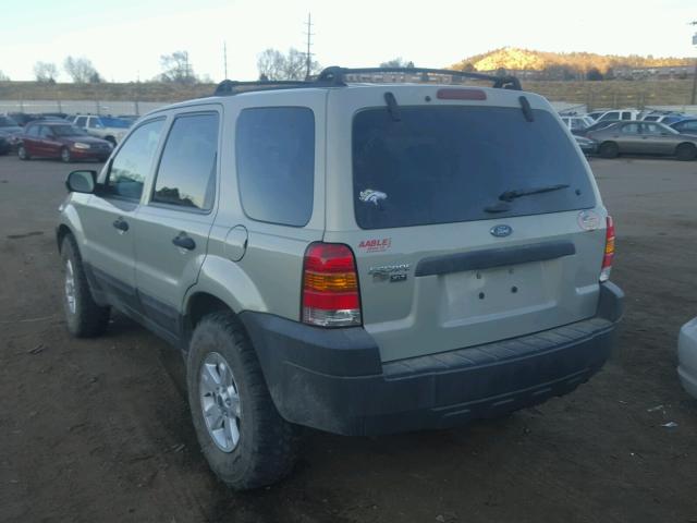 1FMYU93Z95KB77742 - 2005 FORD ESCAPE XLT BEIGE photo 3