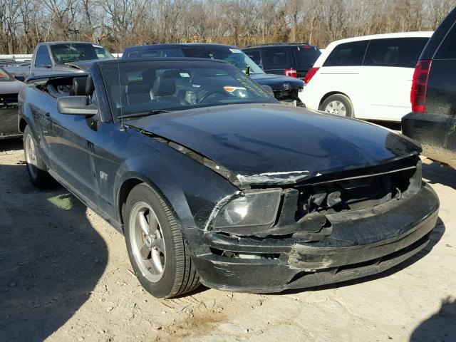 1ZVFT85H455226211 - 2005 FORD MUSTANG GT BLACK photo 1