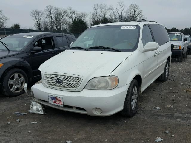 KNDUP131356663963 - 2005 KIA SEDONA EX WHITE photo 2