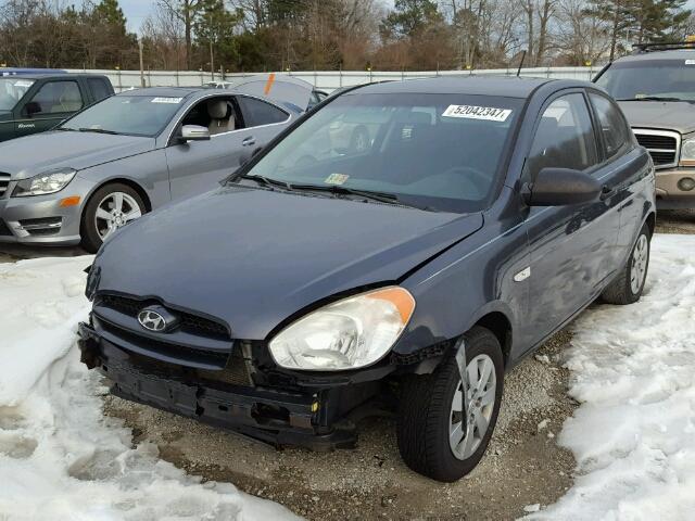 KMHCM36C58U077029 - 2008 HYUNDAI ACCENT GS GRAY photo 2