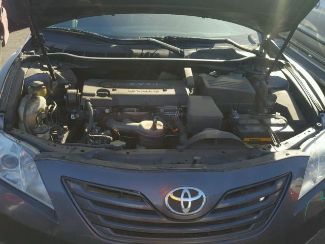 4T4BE46K38R044946 - 2008 TOYOTA CAMRY CE GRAY photo 7