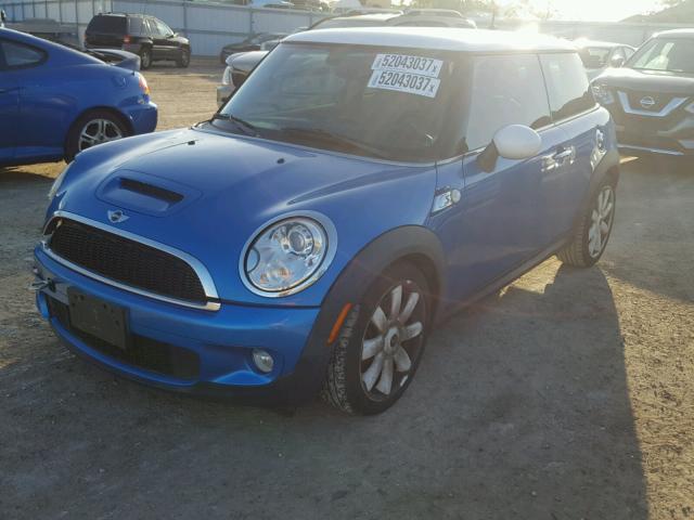 WMWMF7C51ATX44350 - 2010 MINI COOPER S BLUE photo 2