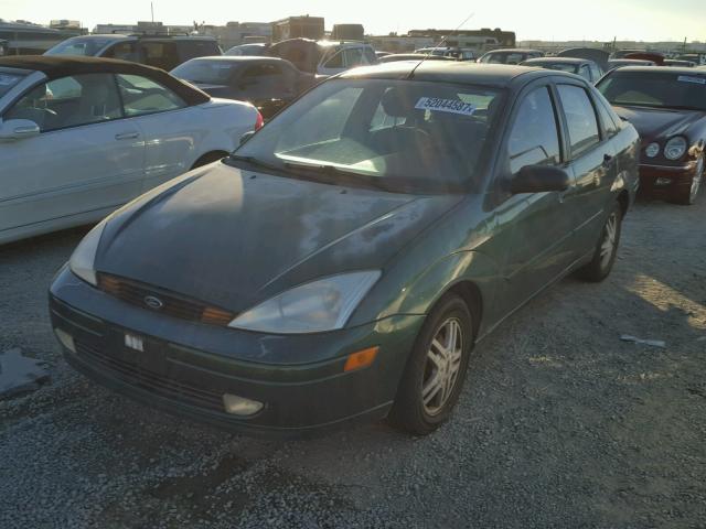 1FAFP3431YW277539 - 2000 FORD FOCUS SE GREEN photo 2