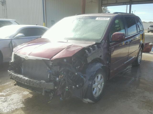 2A8HR54P48R682940 - 2008 CHRYSLER TOWN & COU BURGUNDY photo 2