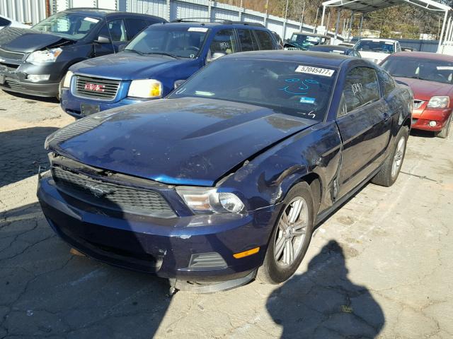 1ZVBP8AM1C5274042 - 2012 FORD MUSTANG BLUE photo 2