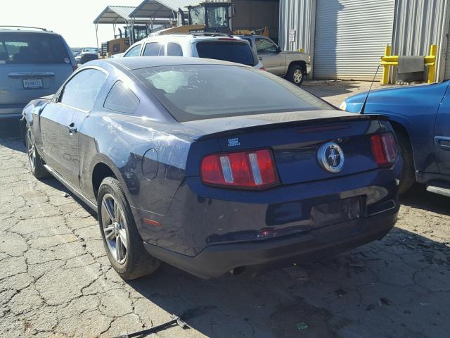 1ZVBP8AM1C5274042 - 2012 FORD MUSTANG BLUE photo 3