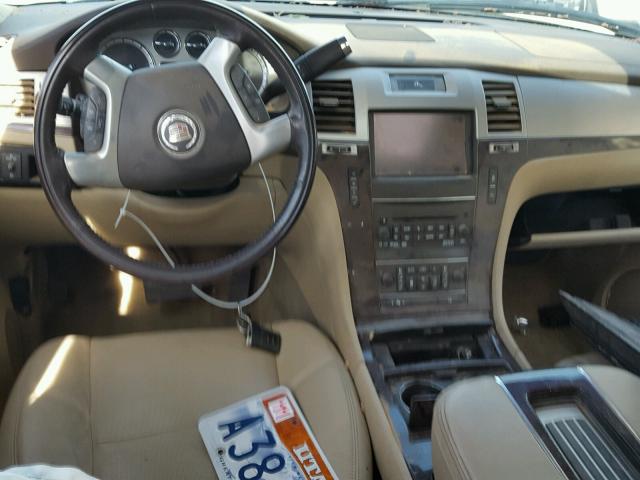 3GYT4NEF5CG233331 - 2012 CADILLAC ESCALADE E WHITE photo 9