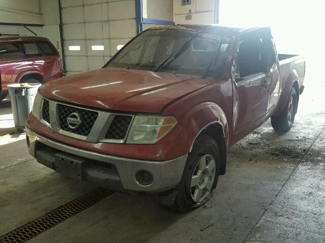 1N6AD06W26C449432 - 2006 NISSAN FRONTIER K RED photo 2