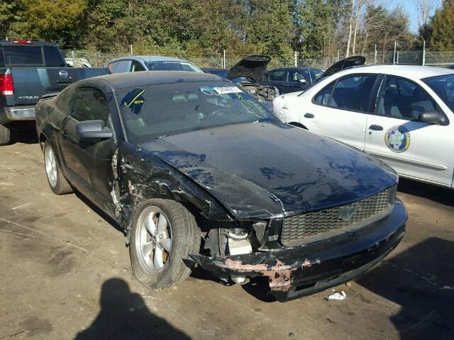 1ZVHT80N585112972 - 2008 FORD MUSTANG BLACK photo 1