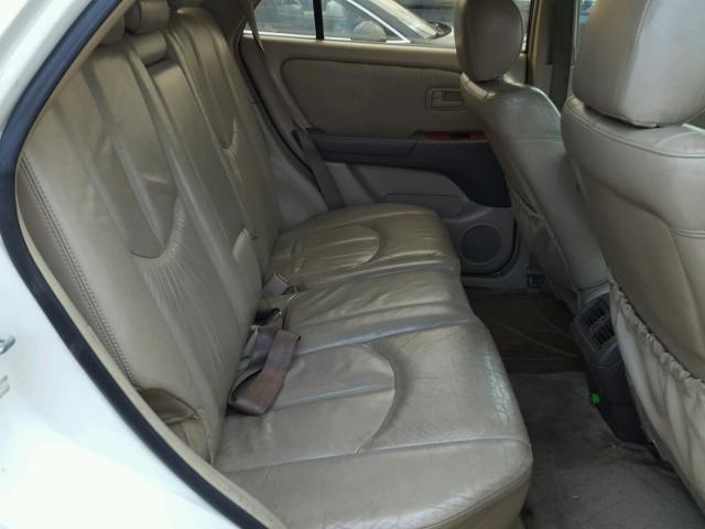 JT6GF10U4Y0070741 - 2000 LEXUS RX 300 WHITE photo 6