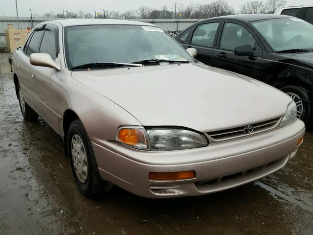 4T1BG12K5TU786668 - 1996 TOYOTA CAMRY DX TAN photo 1