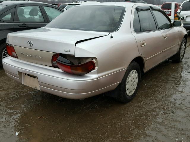 4T1BG12K5TU786668 - 1996 TOYOTA CAMRY DX TAN photo 4