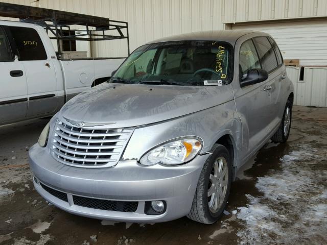 3A8FY58B68T188004 - 2008 CHRYSLER PT CRUISER SILVER photo 2