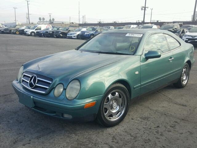 WDBLJ65G0WF003665 - 1998 MERCEDES-BENZ CLK 320 GREEN photo 2