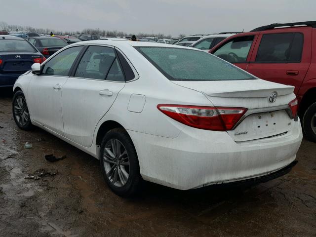 4T1BF1FK6GU211370 - 2016 TOYOTA CAMRY LE WHITE photo 3