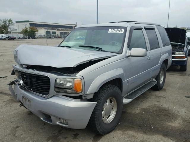 1GKEK63RXYR210999 - 2000 GMC DENALI SILVER photo 2