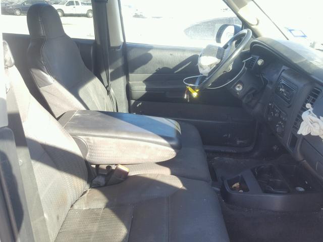 1B4HR38N52F100957 - 2002 DODGE DURANGO SP SILVER photo 5