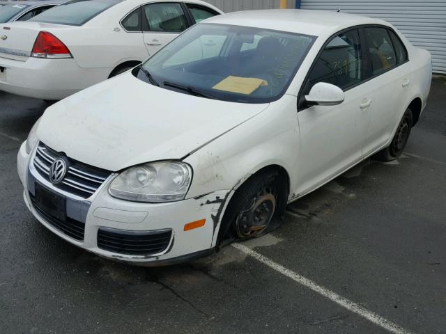 3VWJZ71K08M108532 - 2008 VOLKSWAGEN JETTA S WHITE photo 2