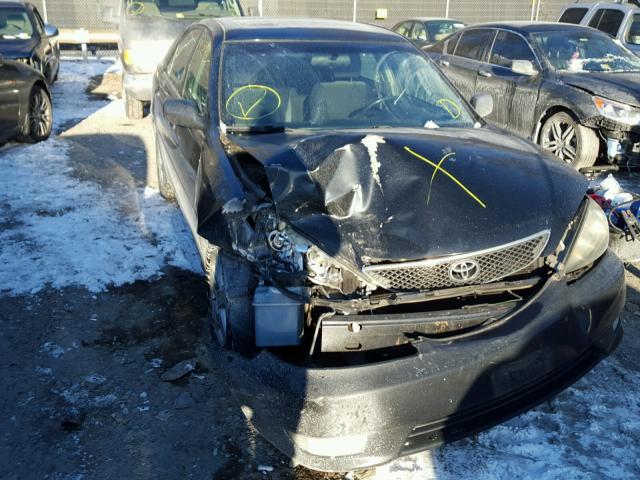 4T1BE32K75U022227 - 2005 TOYOTA CAMRY LE შავი ფოტო 1