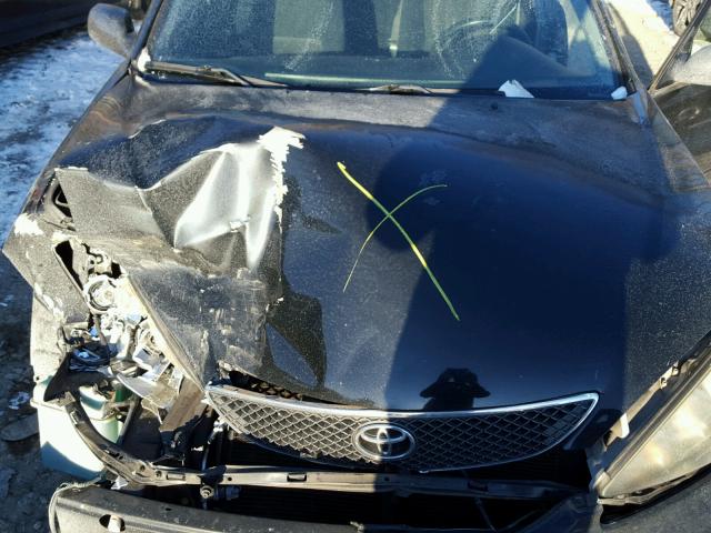 4T1BE32K75U022227 - 2005 TOYOTA CAMRY LE შავი ფოტო 7