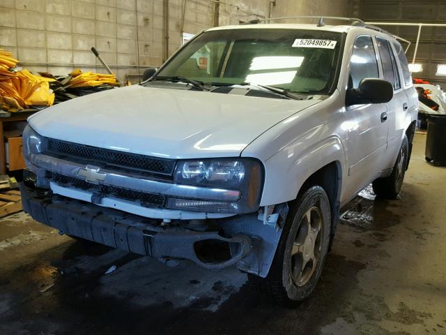 1GNDT13S672119589 - 2007 CHEVROLET TRAILBLAZE WHITE photo 2