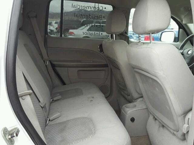 3GNDA13D08S591588 - 2008 CHEVROLET HHR LS WHITE photo 6