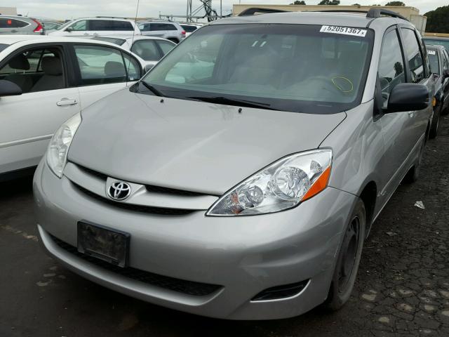 5TDZA23C46S571566 - 2006 TOYOTA SIENNA LE SILVER photo 2