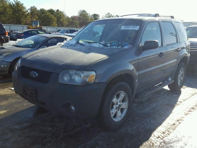 1FMYU931X5KA27441 - 2005 FORD ESCAPE XLT GRAY photo 2