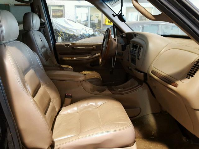 5LMPU28L4WLJ45443 - 1998 LINCOLN NAVIGATOR BLACK photo 5