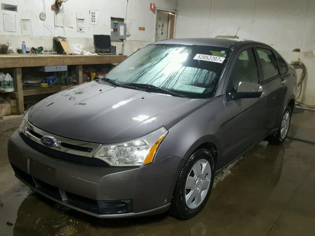 1FAHP35N99W239387 - 2009 FORD FOCUS SE GRAY photo 2