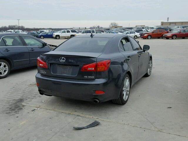 JTHBE262X75017057 - 2007 LEXUS IS 350 CHARCOAL photo 4