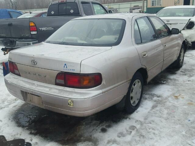 4T1BG12K0TU782169 - 1996 TOYOTA CAMRY DX BEIGE photo 4