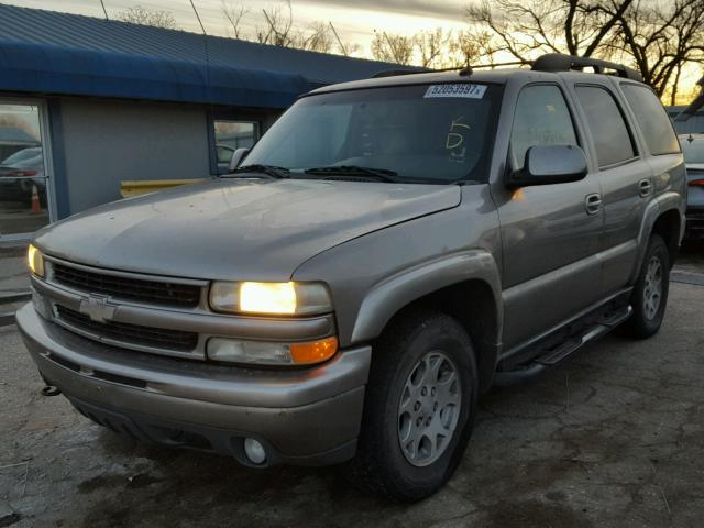 1GNEK13Z53R113014 - 2003 CHEVROLET TAHOE K150 TAN photo 2